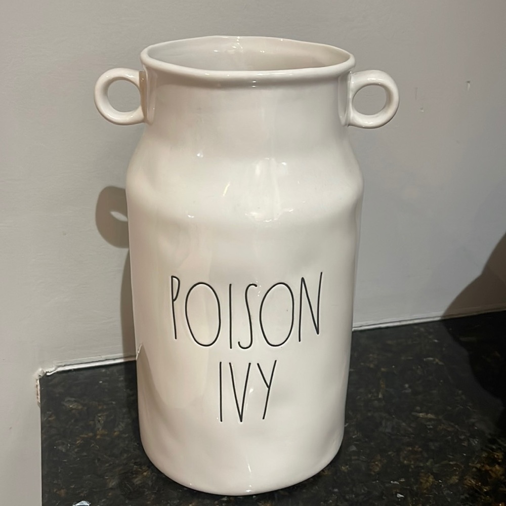 Rae Dunn - POISON IVY - vase